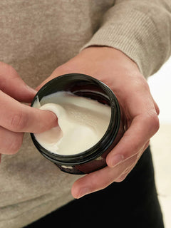 cream-pomade-swatch.webp